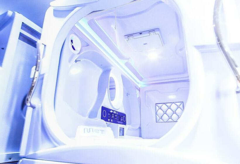 Bed in Shared Room, Met A Space Pod @ Boat Quay