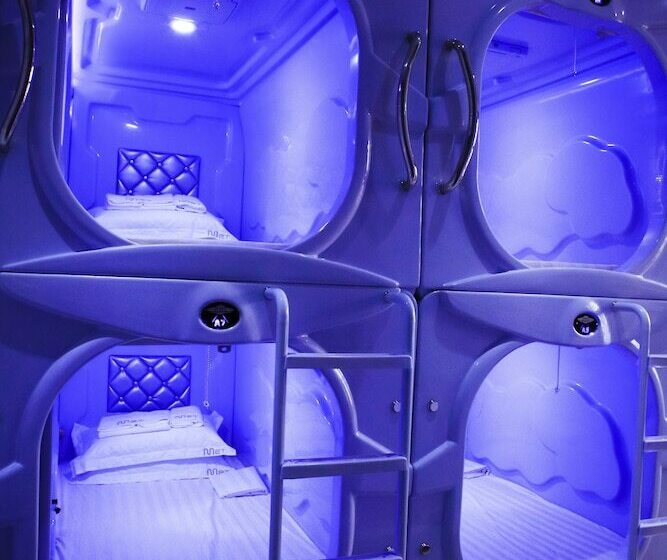 Bed in Shared Room, Met A Space Pod @ Boat Quay