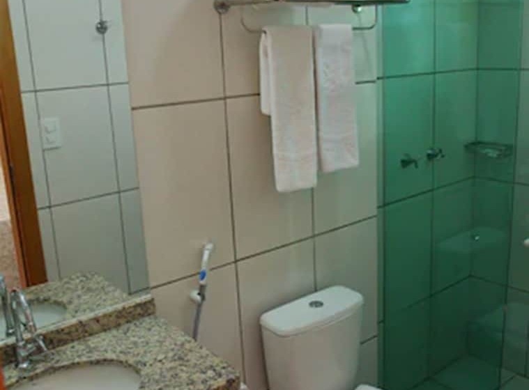 חדר סטנדרט לארבעה, Golden Dolphin Supreme Oficial