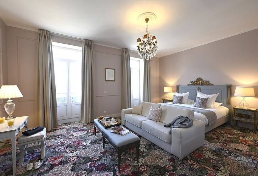 جناح, Grand Hôtel Henri   Teritoria