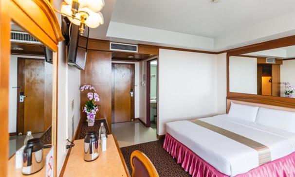 이그제큐티브 룸, V.l. Hatyai