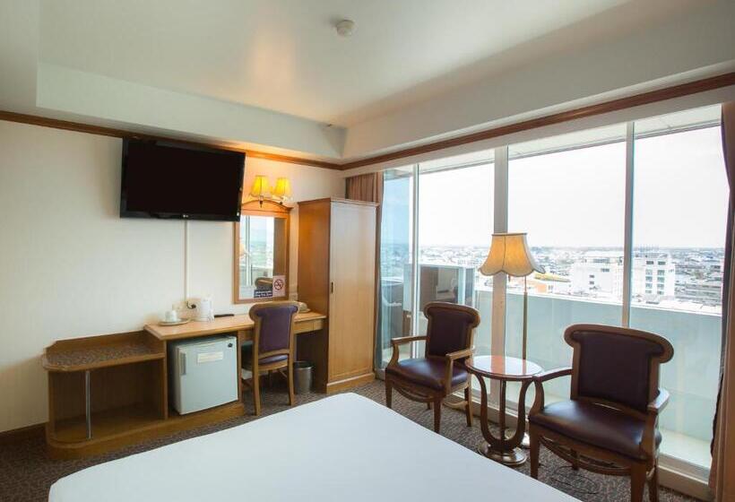 이그제큐티브 룸, V.l. Hatyai