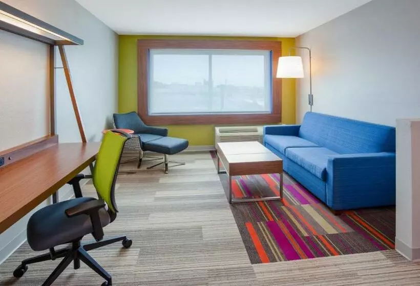 身障者適用スイートルーム, Holiday Inn Express And Suites Des Moines Downtown, An Ihg