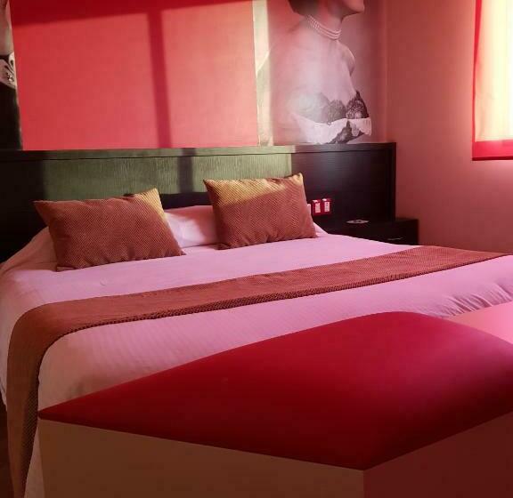 エクゼクティブルーム, Hollywood