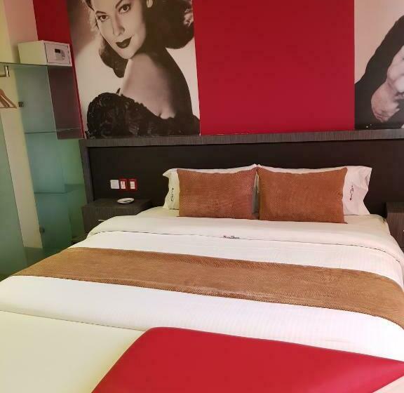 エクゼクティブルーム, Hollywood