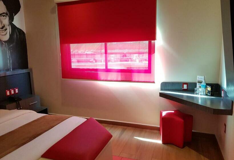 エクゼクティブルーム, Hollywood