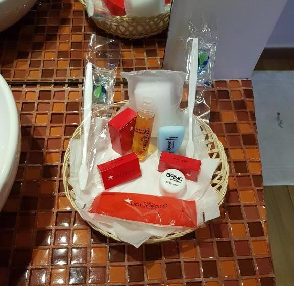 エクゼクティブルーム, Hollywood