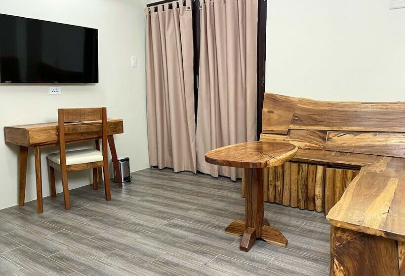 Aile Süiti, Serene La Playa Boracay