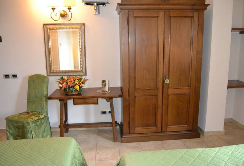 스탠다드 트리플 룸, Lusi