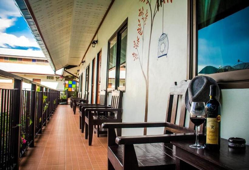 Номер Deluxe Вид на Бассейн, Medio De Pai