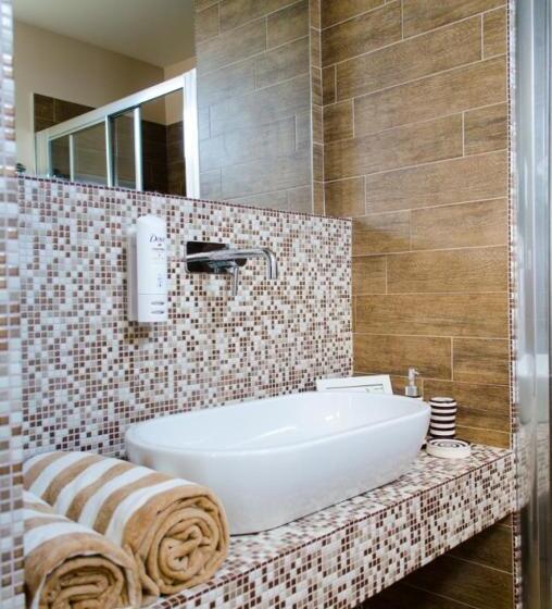 جناح عائلي, Mona Lisa