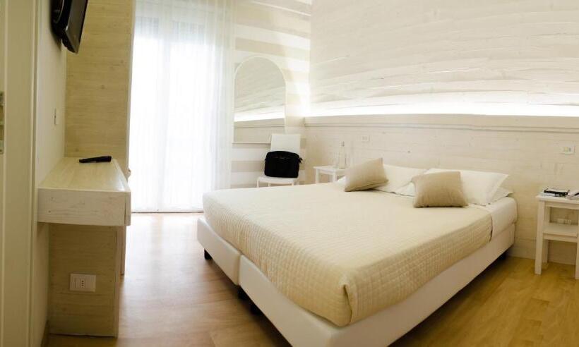 Quarto Familiar Deluxe, Mona Lisa