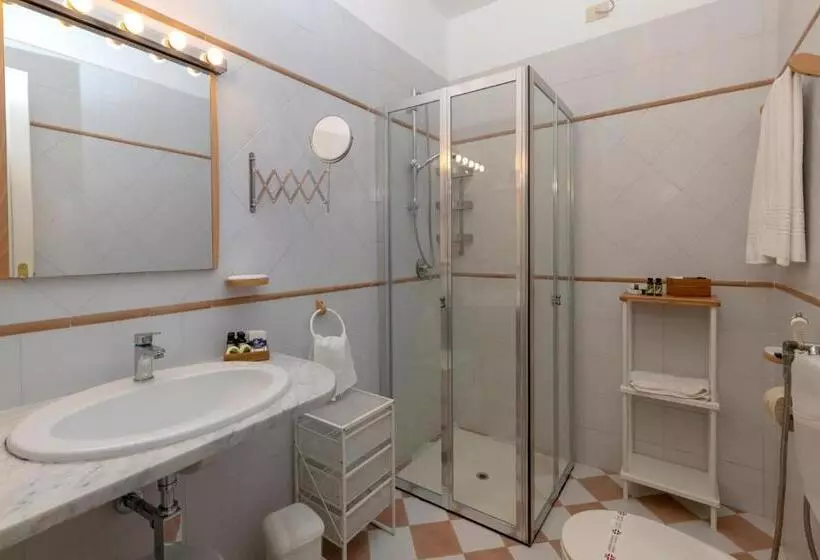 Standard Room, Pocho