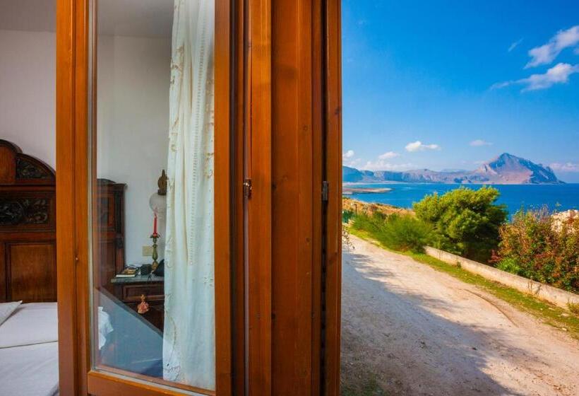 海の見えるスーペリアファミリールーム, Pocho