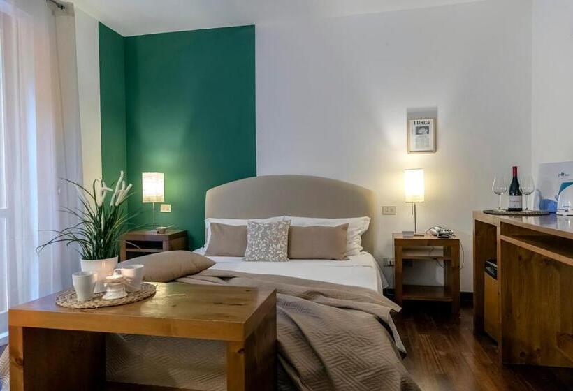 ファミリールーム, Pocho