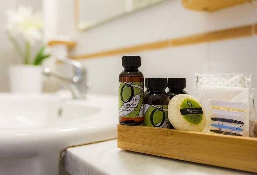 スタンダードインサイドビュールーム, Pocho