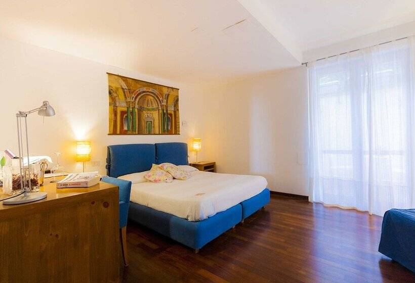 スタンダードインサイドビュールーム, Pocho