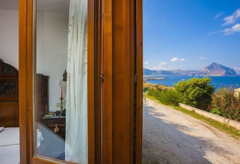 オーシャンビュースタンダードルーム, Pocho