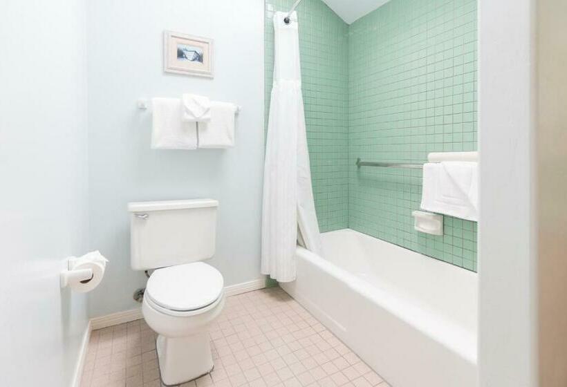 جناح, Wave Crest Resort