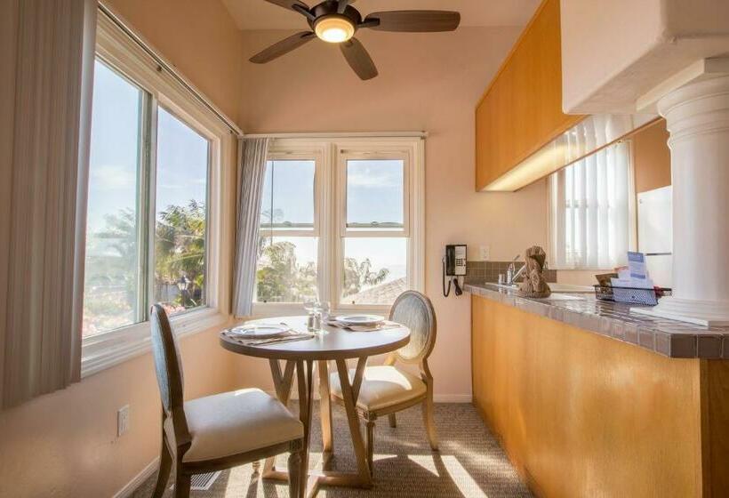 إستوديو قياسى, Wave Crest Resort