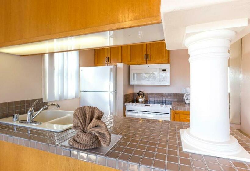 إستوديو قياسى, Wave Crest Resort