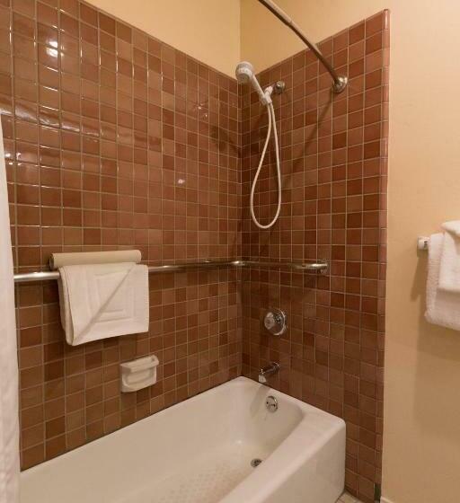 إستوديو قياسى, Wave Crest Resort