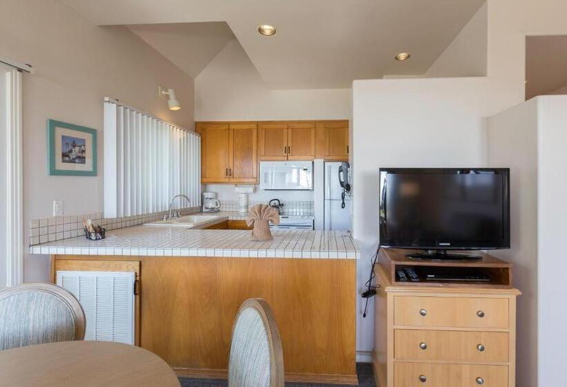 جناح, Wave Crest Resort