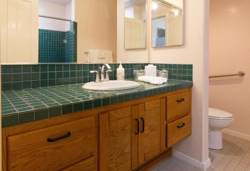 جناح غرفتين نوم, Wave Crest Resort