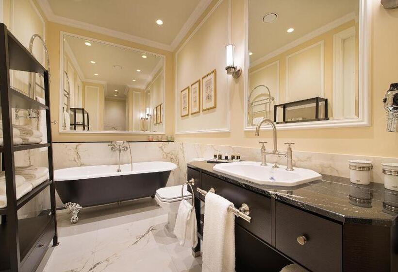 سوییت, Wilson Palace