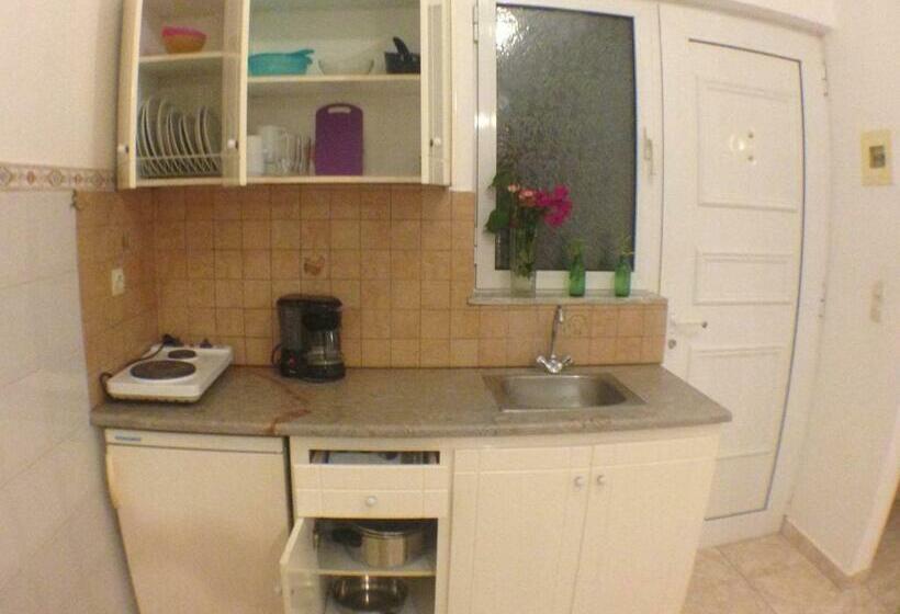 コンフォートワンルーム, Manine Apartments