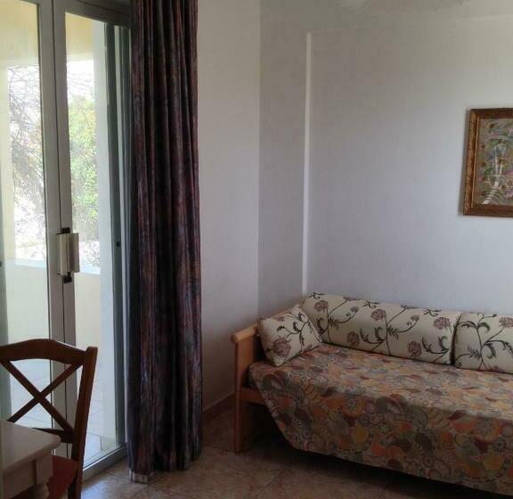 テラス付きスタンダードワンルーム, Manine Apartments