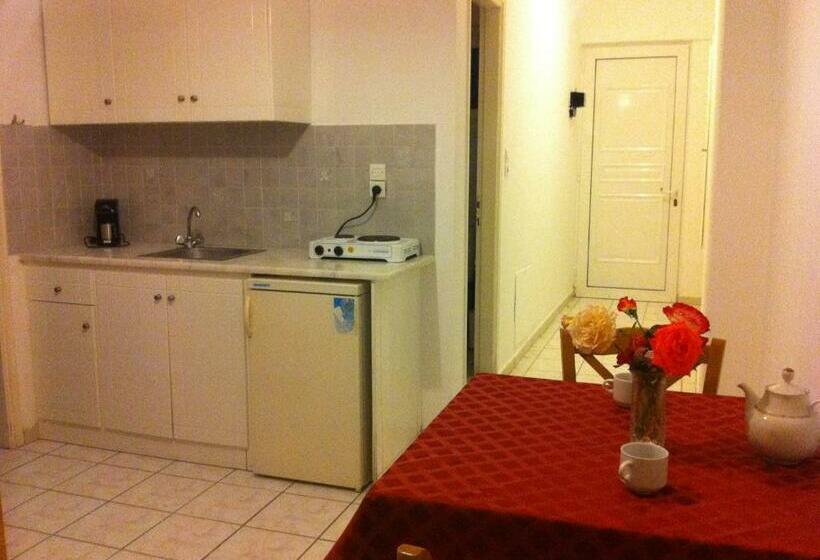 コンフォートワンルーム, Manine Apartments