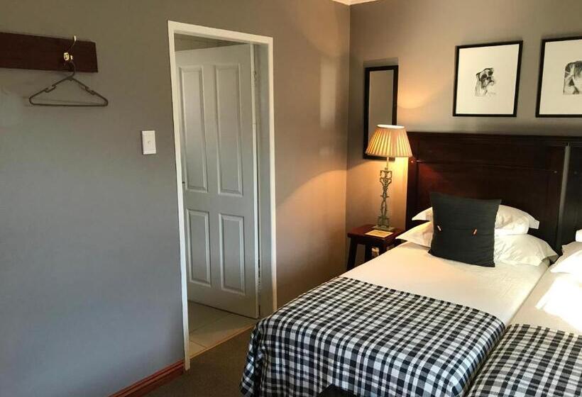 غرفة قياسية مطلّة علي الحديقة, The Crown Guest House