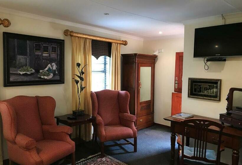 Номер Deluxe, The Crown Guest House