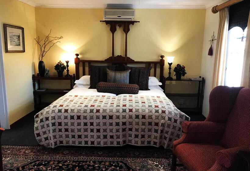 Номер Deluxe, The Crown Guest House