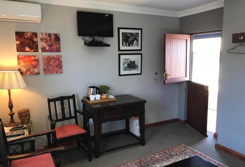 غرفة قياسية مطلّة علي الحديقة, The Crown Guest House