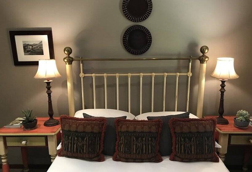 غرفة ديلوكس, The Crown Guest House