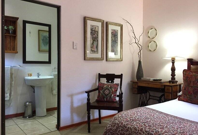 Номер Deluxe, The Crown Guest House