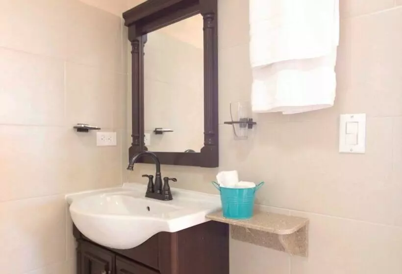 سوییت جونیور, Punta West Bed & Breakfast
