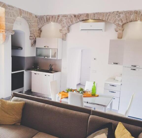 غرفة قياسية, L Alfiere 2