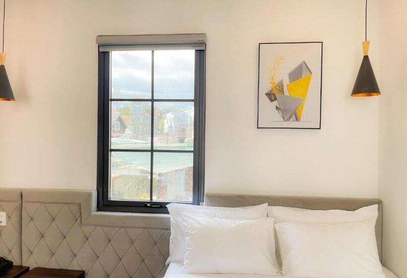 اتاق لوکس چهار تخته, Camellia Villa