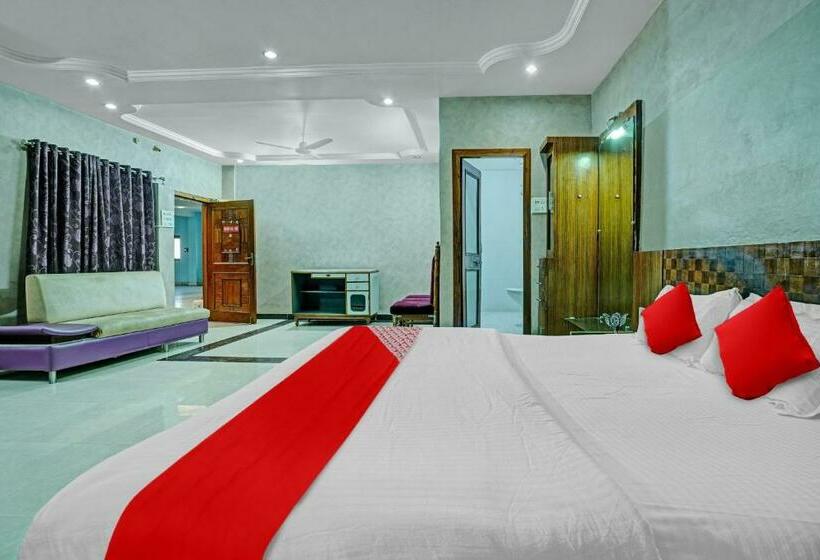 اتاق کلاسیک سه تخته, Flagship Hotel Pragya 4