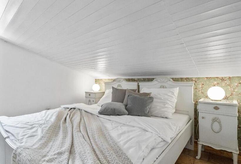 Номер Стандарт, Pension A Restaurace Regina