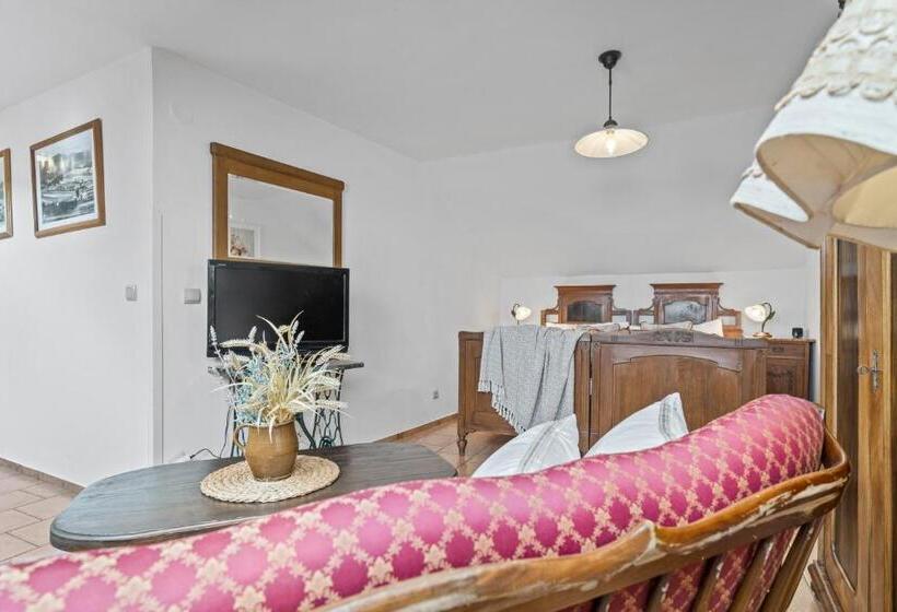 Номер Стандарт Трехместный, Pension A Restaurace Regina