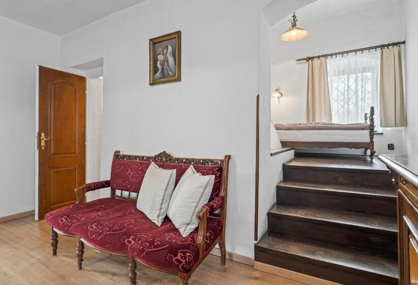 4인용 스탠다드 룸, Pension A Restaurace Regina
