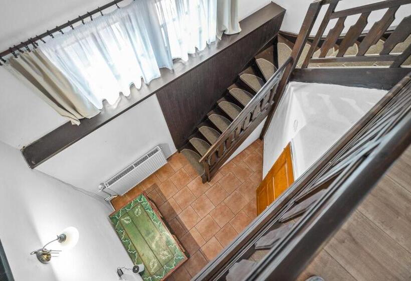 Семейный Номер, Pension A Restaurace Regina