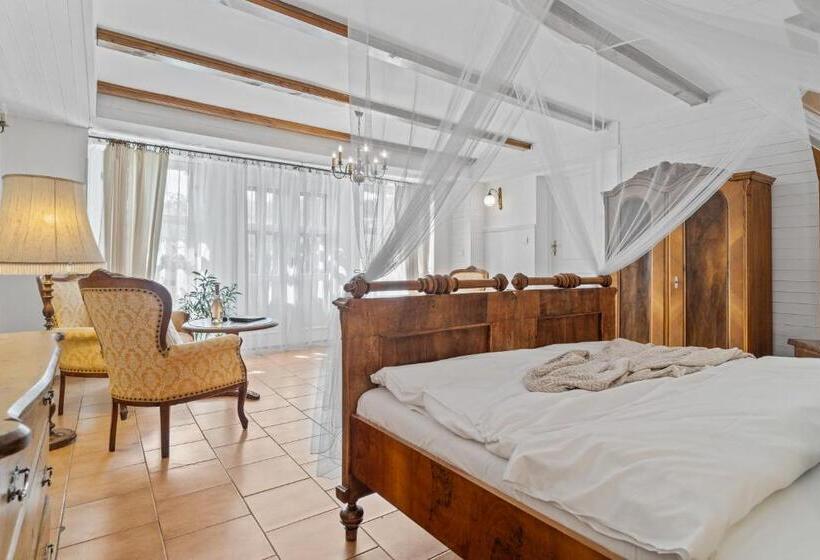 Номер Стандарт, Pension A Restaurace Regina