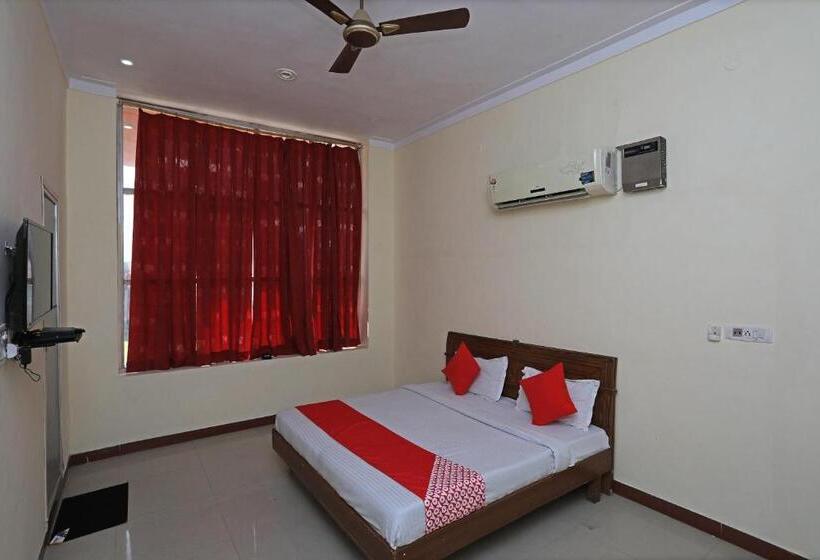 Трехместный Номер Классика, Oyo Townhouse 918 Mehak Garden