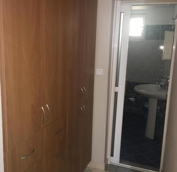 جناح جونيور عائلى, Vila Lemon Tree