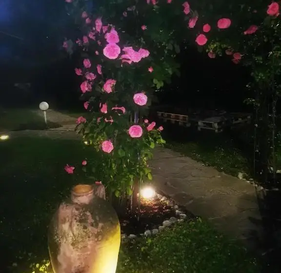 Basic-huone, Acquachiara Iseo Deluxe Bed & Breakfast Iseo Center With Garden And Parking Inside